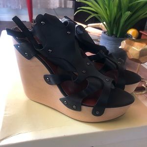 Black leather wooden wedge gladiator sandal